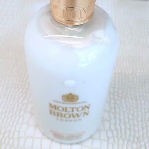 Brand New Molton Brown Jasmine & Sun Rose Body Lotion 300ml